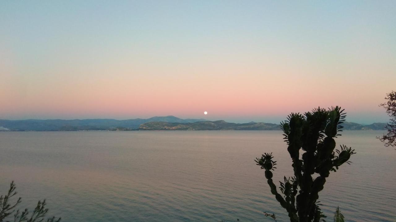Linamare Eolos Kivérion 外观 照片